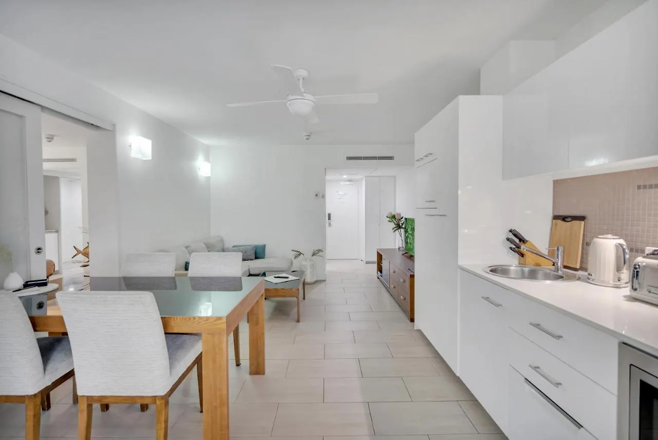 Elysium Private Apartments At The Drift Resort パーム・コーブ 0*,  オーストラリア