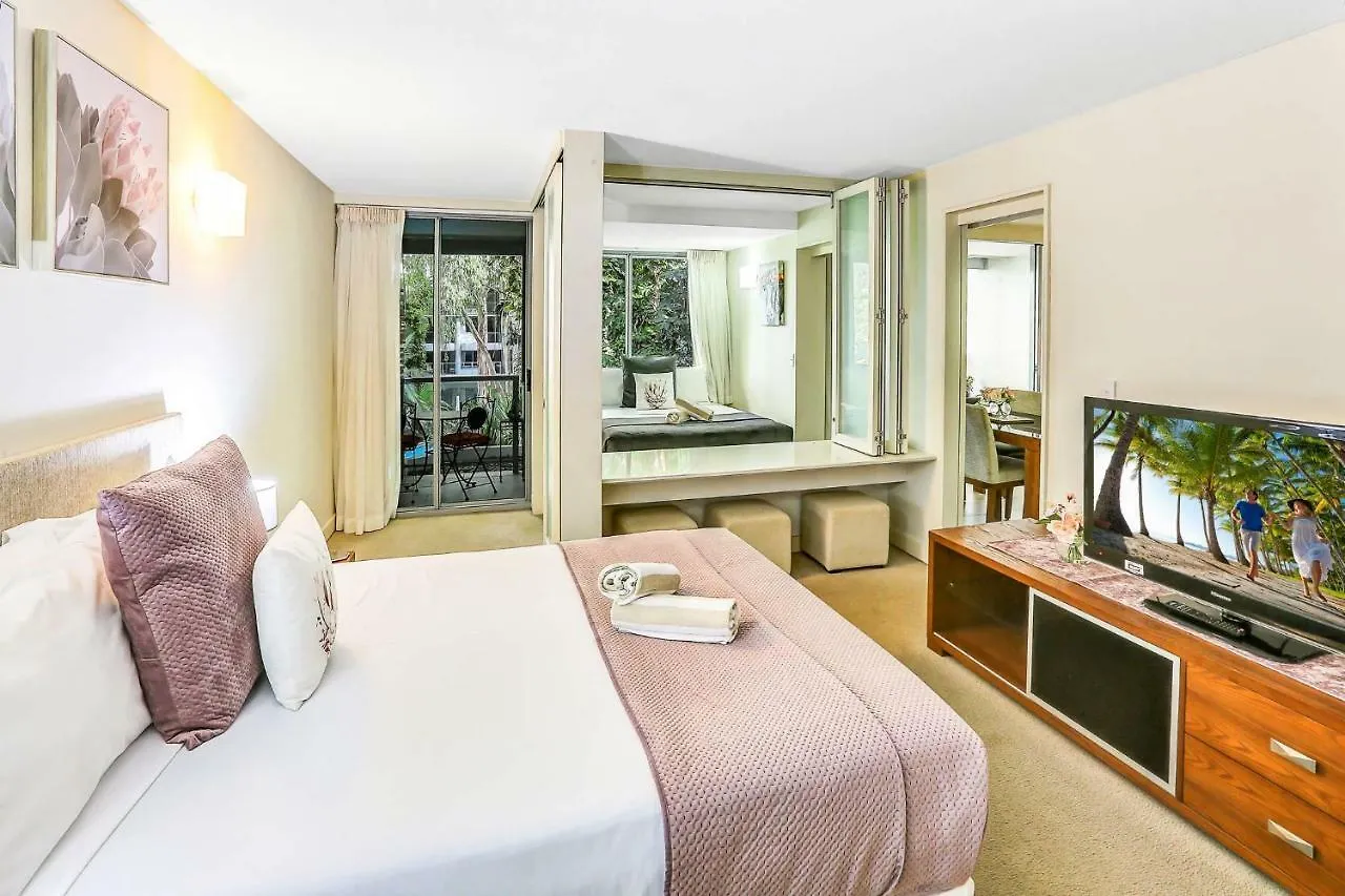 Elysium Private Apartments At The Drift Resort パーム・コーブ